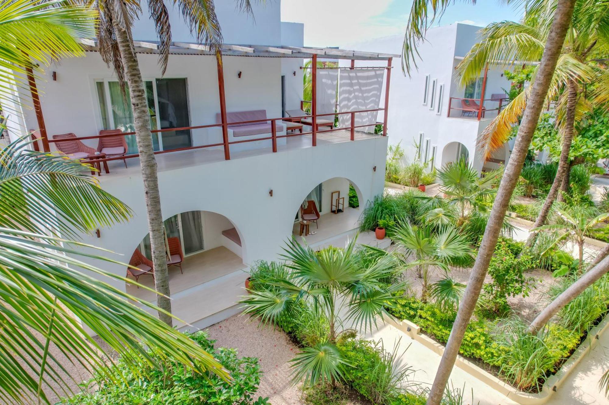 Loft Beach Front with Balcony